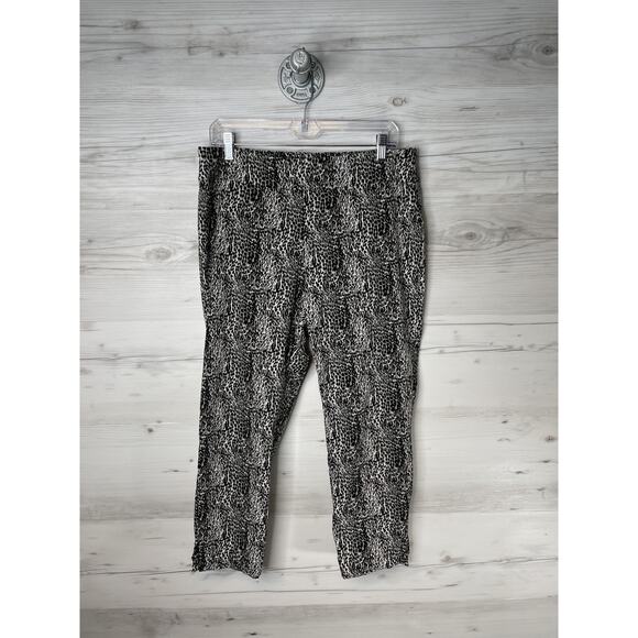 Counterparts Pants Womens Large Black White Animal Print Stretch Capri Pull On - Picture 1 of 9